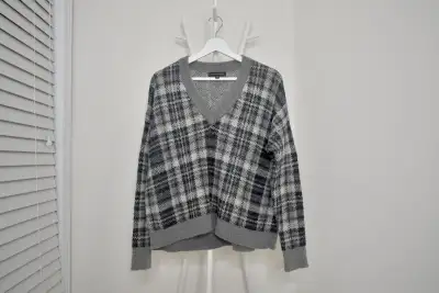 Banana republic sweater, View more