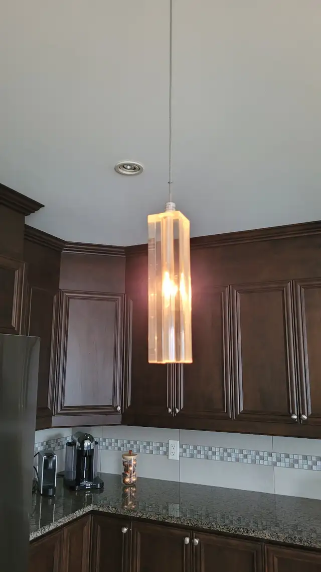 2x Luminaires suspendu verre /chrome 2x Glass Pendant Light in Indoor Lighting & Fans in Laval / North Shore - Image 5