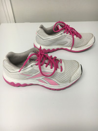 Womens/Girls Reebok Shoes - size 6.5 - $25