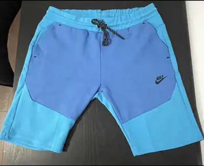 Short Nike Tech Fleece, View more