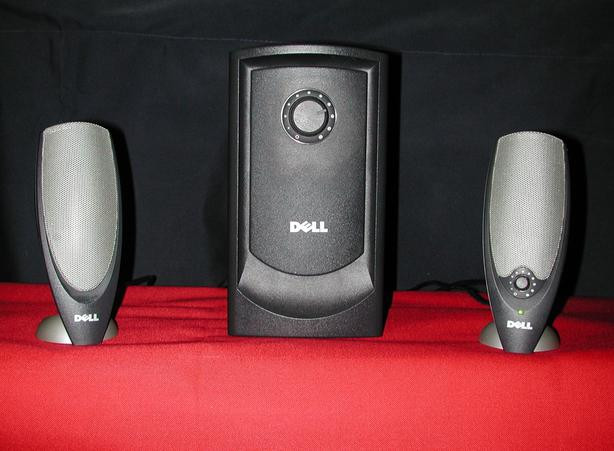 Dell Zylux Multimedia Computer Speaker System A425 dans Haut-parleurs  à Ville de Montréal