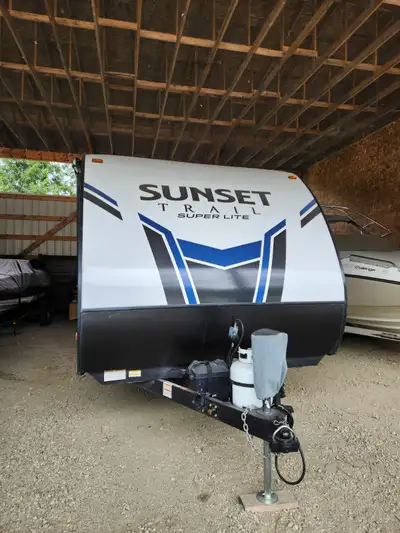 Great for off (or on) the beaten path. Includes extreme weather package; heated & enclosed underbell...