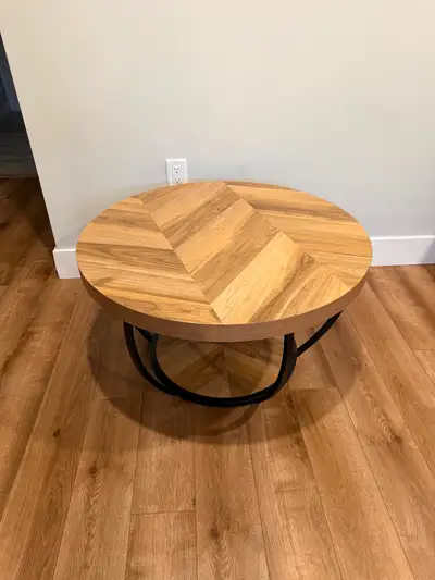 31.5 inch diameter 18 inches high Looks new!