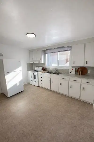 $1,400/month + Hydro ($65~) Bright and spacious 1-bedroom, 1-bath basement apartment available for r...