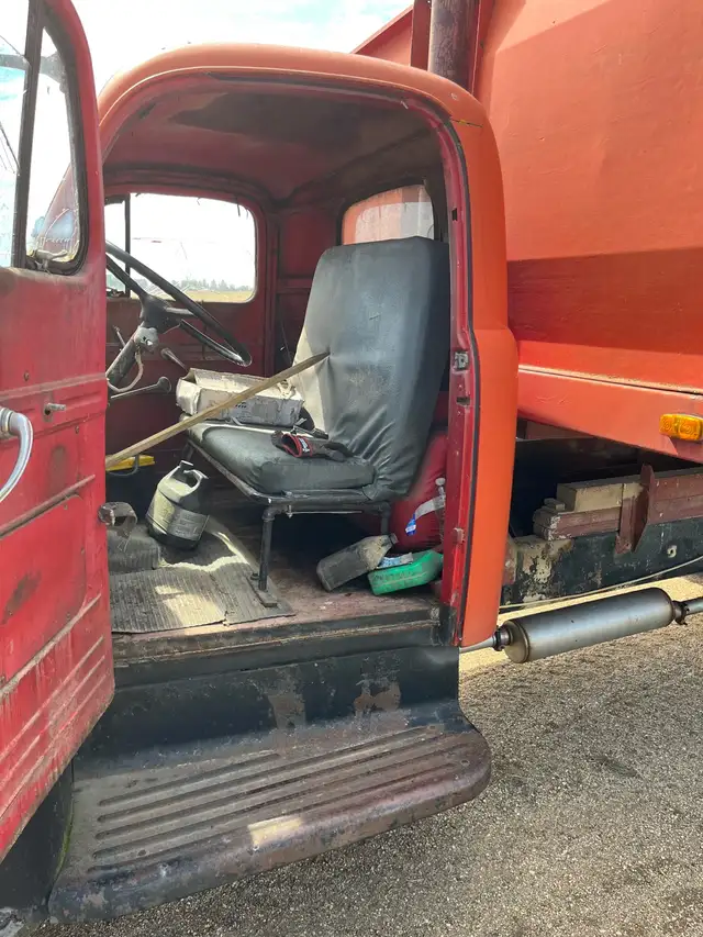 1953 F-190 Grain truck for sale $4000.00 obo63804705484931121