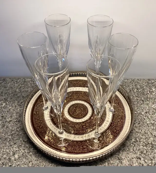 6 “Lorren Home Trends RCR Crystal Fusion” Champagne Glasses in Kitchen & Dining Wares in West Island - Image 3