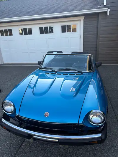 Great summer car, stored indoors with recent upgrades. New: Diskbrakes Exhaust Suspension Soft top r...