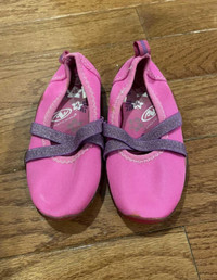 EUC Girls Swim Shoes Size 9/10