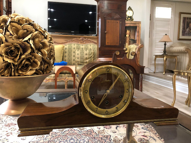 German made mantle clock - mint condition in Home Décor & Accents in Oakville / Halton Region