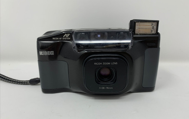 RICOH RZ-750 DATE 35mm Point & Shoot 35mm Film Camera AF 38-76mm in Cameras & Camcorders in Ottawa