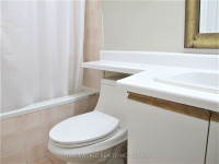 2 Bedroom+1 Bath(University/Dundas)subway+600 sq.ft.+immed occup