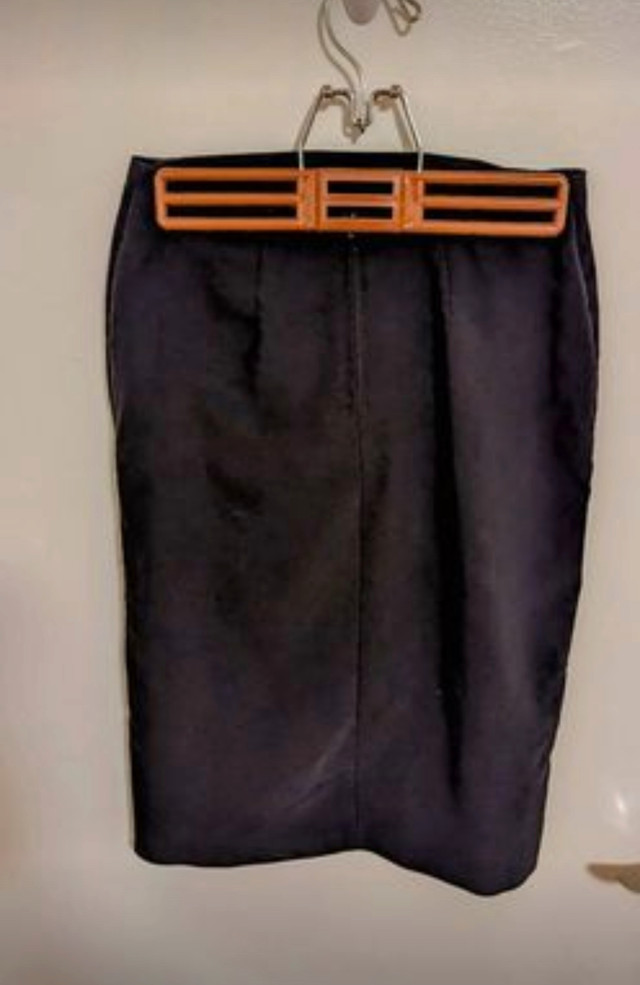 Women's Black Pencil Skirt  in Other in City of Toronto - Image 2