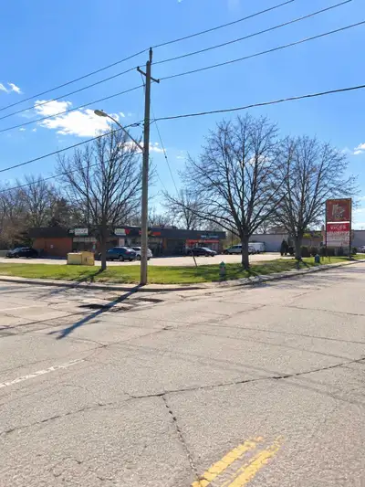 I have an excellent high-visibility space available for rent in Woodstock, Ontario, perfectly positi...
