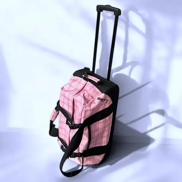 [LL Bean] Rolling Duffel Bag (suitcase/ luggage) like new, clean in Women's - Bags & Wallets in Sudbury - Image 9