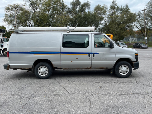  Ford E-250 Work Van – Low KM   dans Autos et camions  à Ville de Montréal - Image 2