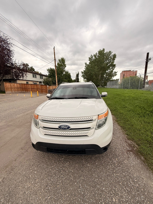 Ford Explorer 2013 in Cars & Trucks in Calgary