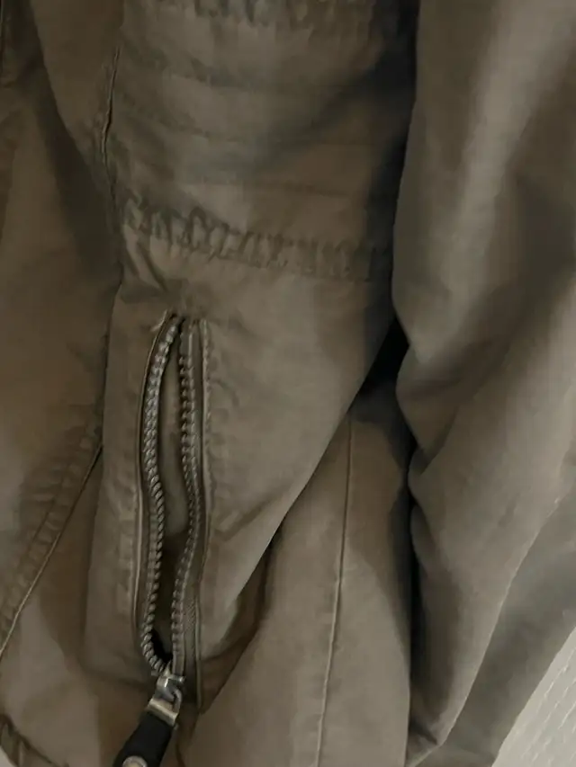 Bench Jacket in Women's - Tops & Outerwear in Mississauga / Peel Region - Image 5