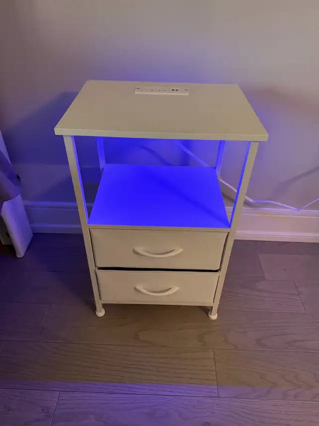 side table with led lights in Other Tables in Oshawa / Durham Region - Image 4