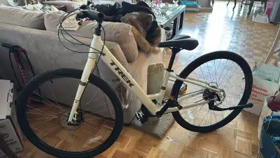 TREK VERVE 1 DISC LOWSTEP L - WHITE BICYCLE, View more