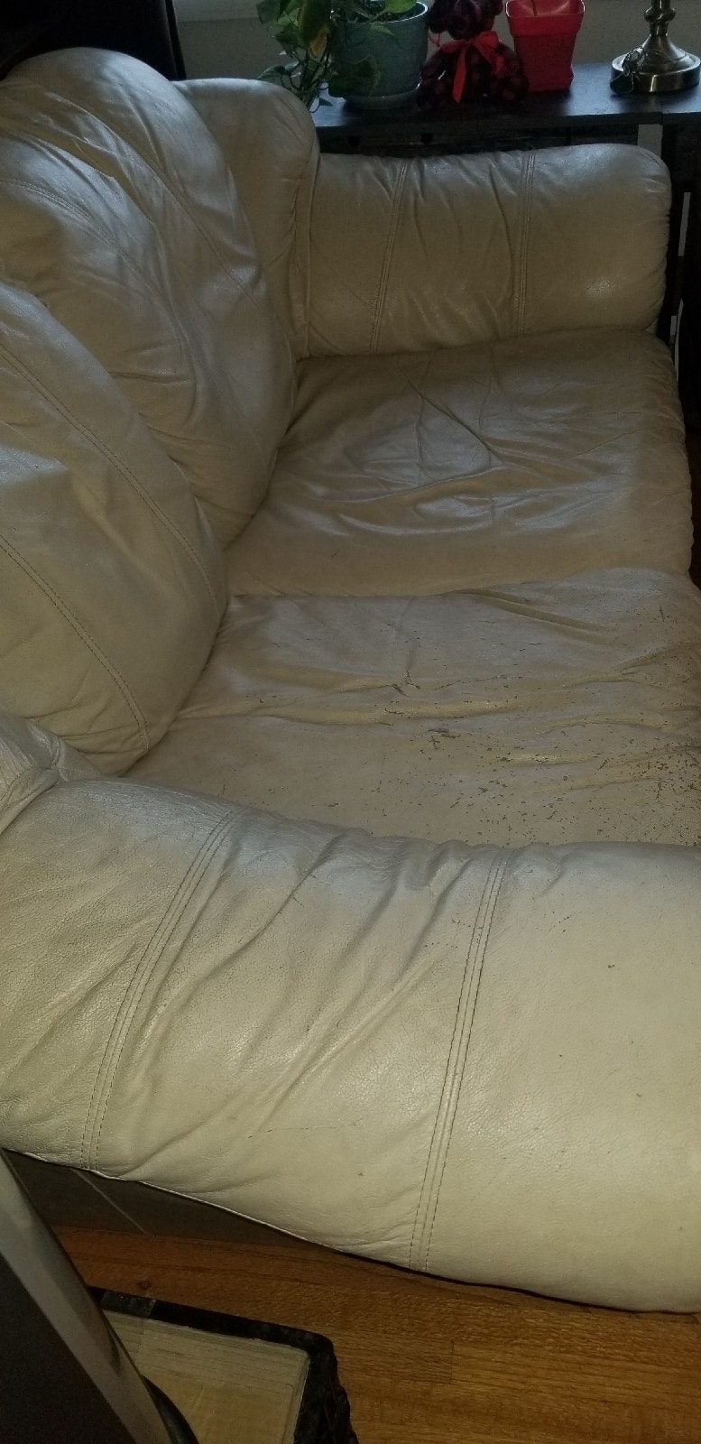 Comfy loveseat Free Stuff Calgary Kijiji