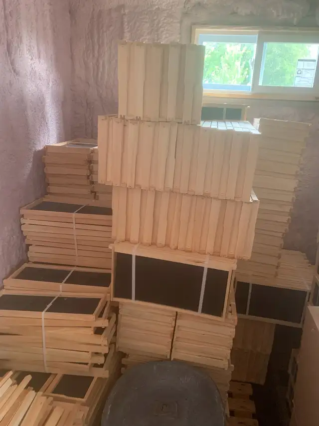 NEW BEE HIVE WOODWARE EQUIPMENT SOLD IN CALEDON in Other in Mississauga / Peel Region - Image 3