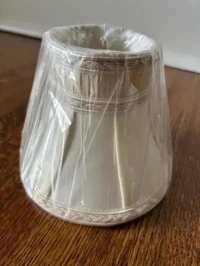 Luxurious rare Bombay and Co. miniature cream silk clip on small lamp shade for a small lamp. MSRP w...