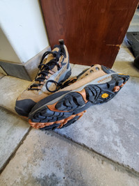 Men’s work shoes/boots