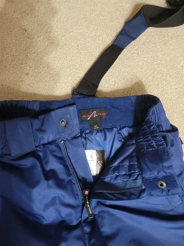 snow pants are size 7/8  in Kids & Youth in Calgary - Image 4