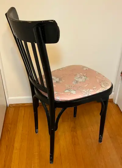 Vintage Classic Thonet-Style BENTWOOD  CHAIR in Good Condition, View more