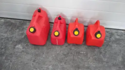 Plastic, excellent condition. THREE - 5 LITRE $7.00 EACH. Cash only, please. Phone: 250-752-0019 (Pa...
