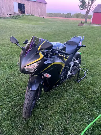 Low kms 3900 Tons of aftermarket parts. Still have all OEM Parts. MGP Slip on Exhaust Adjustable Clu...