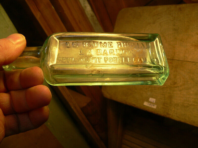 plusieurs bouteille antique de médicament a différent prix dans Art et objets de collection  à Lanaudière - Image 2