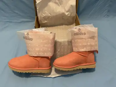 UGG Bailey Bow II - Size 6 (Brand New), View more