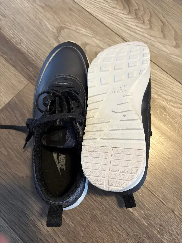 Nike Running Shoes in Women's - Shoes in Calgary - Image 4