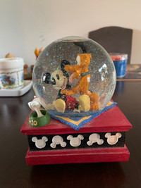 Mickey Mouse Snow Globe 