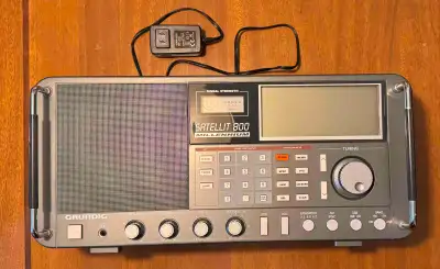 https://www.eham.net/reviews/view-product/1699 : The Grundig Satellit 800 Millennium gives you the u...