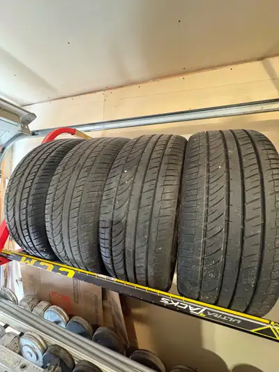 Kia Soul rims and tires, sized 18”. Excellent condition, only used one season. 90% tread left! * Tir...