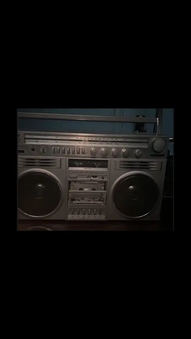 boom box stereo radio cassette player in Stereo Systems & Home Theatre in Delta/Surrey/Langley - Image 2