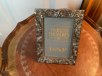 Vtg Brass Timeless Treasure Pic Frame w Swan & Scrolling Motifs