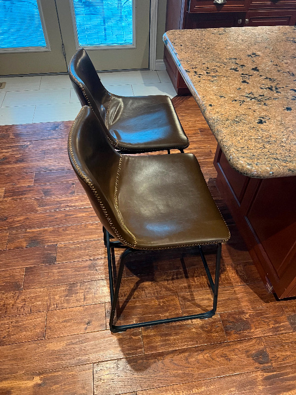 Leather Bar Stools in Chairs & Recliners in Kitchener / Waterloo