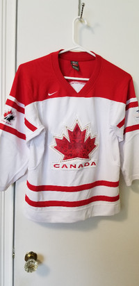 Team Canada 2010 Youth Jersey - S/M 8-14 NIKE