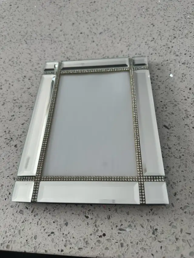 4x6 Picture Frame Silver Mirror Rhinestones in Home Décor & Accents in Laval / North Shore - Image 3