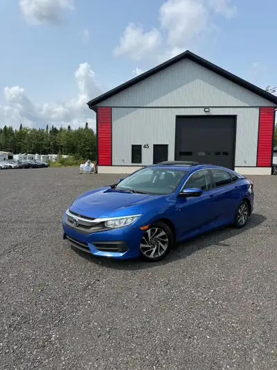 Venez découvrir cette Honda Civic EX 2016 en excellente condition, idéale pour un usage quotidien et...
