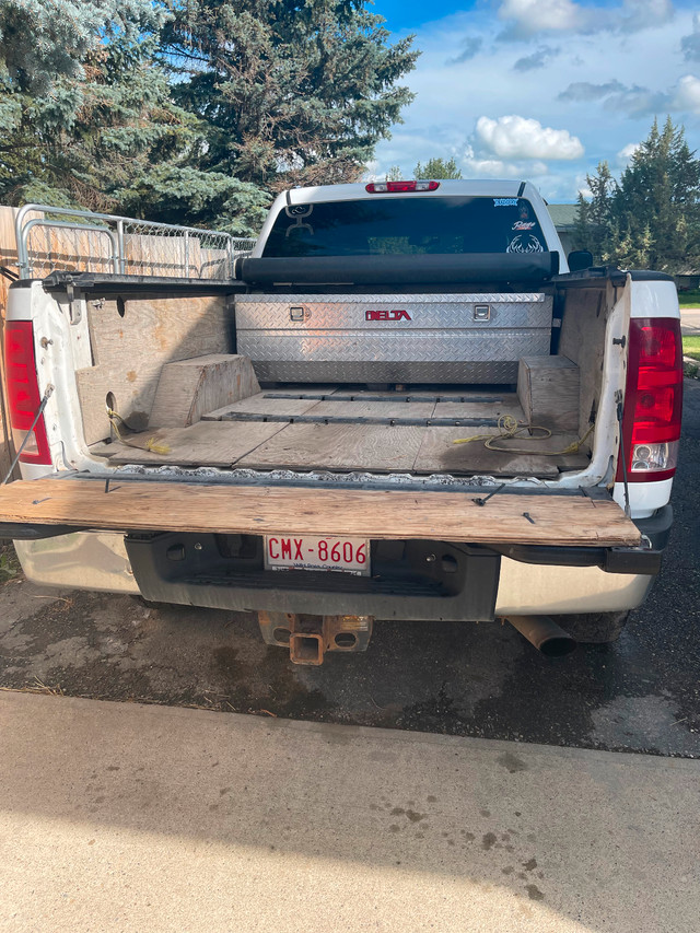 2012 GMC 2500HD 4x4 for sale in Cars & Trucks in Calgary - Image 2