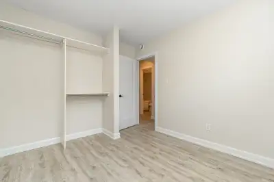 4 bedroom and 2 bathroom near Carleton University!