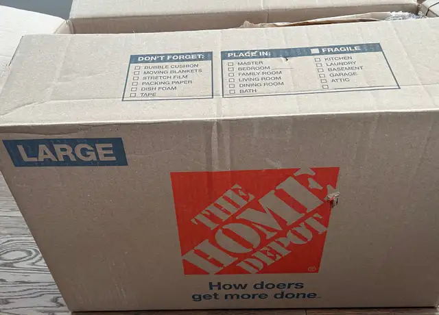 Moving boxes (wardrobe; mirror; various sizes and file boxes) in Other in Victoria - Image 4