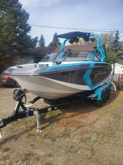 CUSTOM POLISHING, FIBERGLASS AND GELCOAT REPAIR. SCRATCH REMOVAL AND REMOVAL OF DOCK RASH. CALL 306...