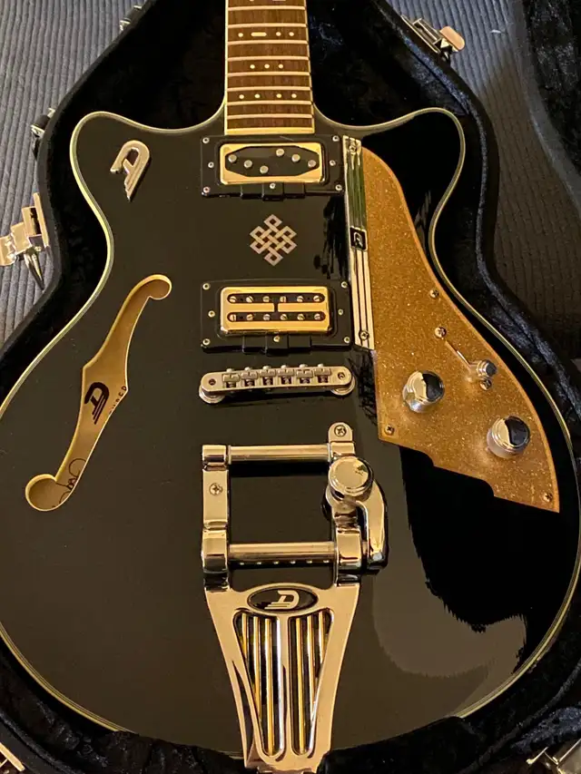 2015 Duesenberg Joe Walsh Alliance hollowbody guitar in Guitars in Peterborough - Image 6