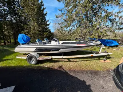 17.5 foot Skeeter bass boat and custom Skeeter trailer for sale