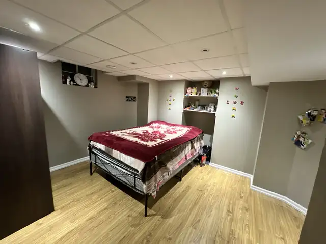 ✨ Queen Size Bed + Mattress – Only $200! ✨64634281535747121